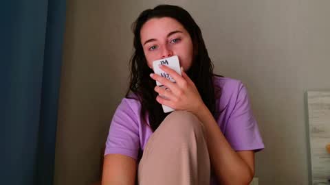 lana_gl online show from May 11, 2026, 6:30 am