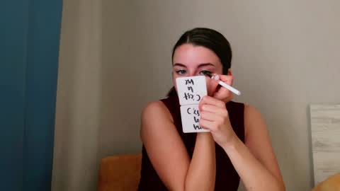 lana_gl online show from May 12, 2026, 6:43 am