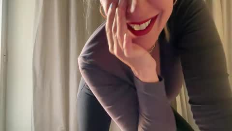 Snapshot of lana_inked chatting on December 1, 2025, 7:46 am Lana online show from December 1, 2025, 7:46 am