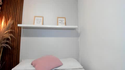 Lana     igauroraaaaaaaaa 1 online show from January 11, 2026, 4:17 am