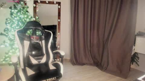 Lana online show from February 5, 2025, 7:31 pm