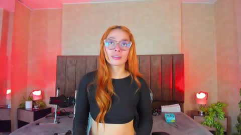 Lana online show from October 17, 2025, 6:16 am