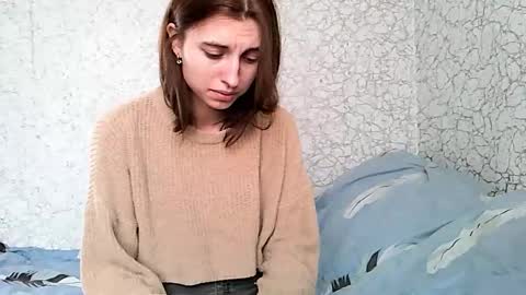 Lana online show from December 22, 2025, 8:33 am