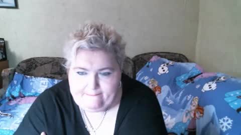lanacat555 online show from February 6, 2025, 3:31 pm