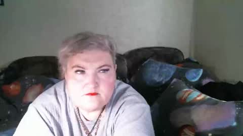 lanacat555 online show from April 15, 2026, 2:18 am