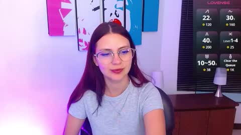 Alana Garcia  online show from October 2, 2025, 11:28 am