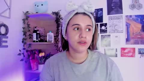 lanaherondale_ online show from September 21, 2025, 8:54 pm