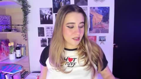 lanaherondale_ online show from October 6, 2025, 9:12 pm