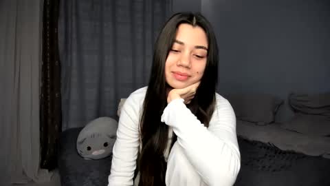 Snapshot of lanalandd chatting on May 19, 2026, 10:16 pm Lana online show from May 19, 2026, 10:16 pm
