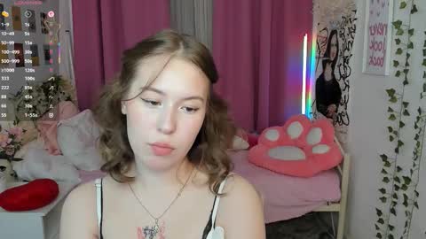 Lana online show from March 5, 2026, 9:44 pm