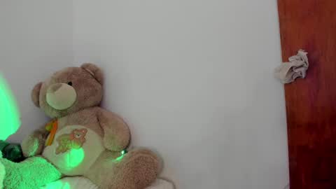 Lana  online show from February 4, 2025, 4:05 am