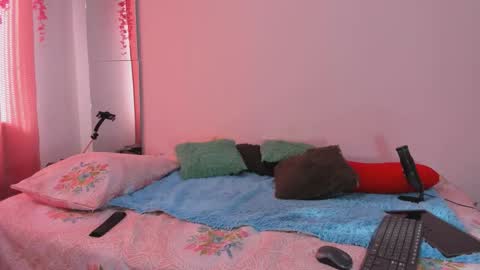 lanastone86 online show from November 13, 2025, 1:10 pm