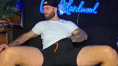 Snapshot of lancehardwood222 chatting on December 16, 2025, 1:32 am LANCE online show from December 16, 2025, 1:32 am