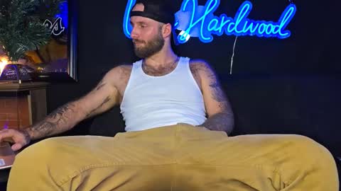 Snapshot of lancehardwood222 chatting on December 18, 2025, 1:00 am LANCE online show from December 18, 2025, 1:00 am