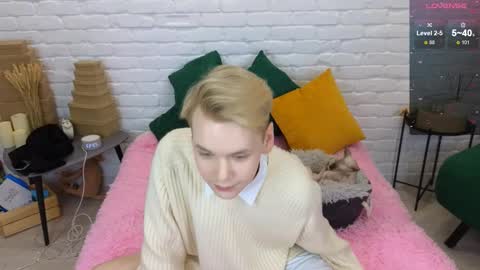 Snapshot of landel_boy chatting on February 22, 2025, 8:53 pm Lanny online show from February 22, 2025, 8:53 pm