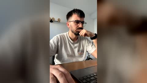 lander920612 online show from February 26, 2026, 3:44 pm