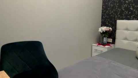 langoria online show from February 22, 2025, 9:37 pm