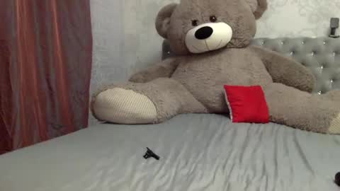 langoria online show from April 5, 2026, 8:50 pm