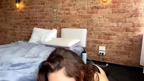 Snapshot of laniixx chatting on September 24, 2025, 2:04 am Lani online show from September 24, 2025, 2:04 am