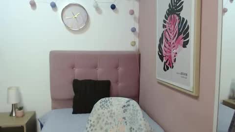 Lanna online show from November 19, 2025, 1:00 pm