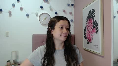 Lanna online show from April 6, 2026, 1:01 pm