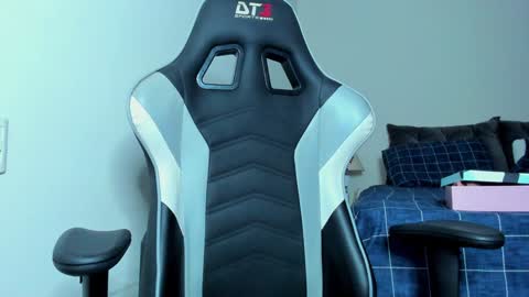 Lanna online show from January 8, 2025, 1:11 am