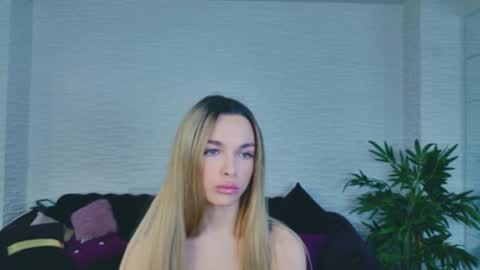 Lanna online show from April 4, 2026, 6:05 pm