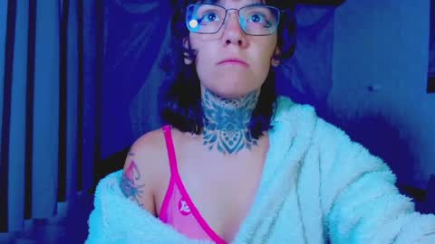 LANNIE   online show from April 10, 2026, 12:21 pm