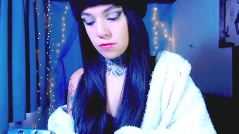 LANNIE   online show from April 16, 2026, 1:01 pm