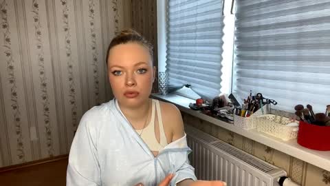 Hello My name is Lola online show from April 1, 2026, 1:41 pm