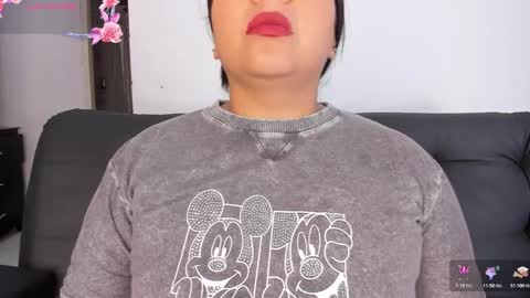 lapeligrosa_ online show from November 27, 2025, 11:12 am