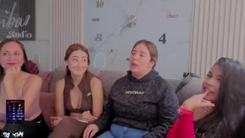 lara_as online show from November 4, 2025, 2:49 pm