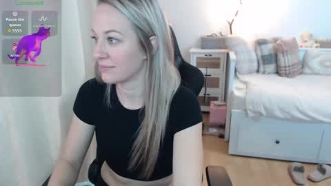 Lara online show from November 14, 2025, 5:22 pm