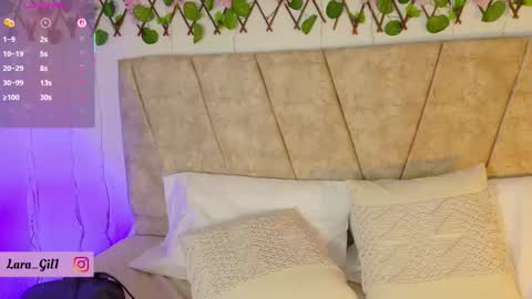 Lara Gill online show from September 19, 2025, 1:01 pm