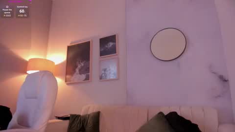 Lara Madisson online show from September 22, 2025, 5:42 am