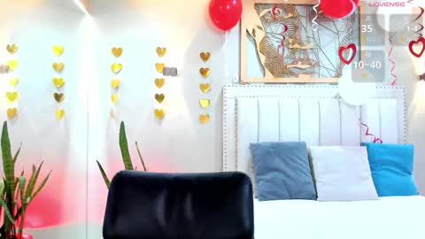      700  200   online show from February 14, 2026, 7:43 pm