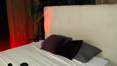 Lara Hartt  online show from May 21, 2026, 4:30 am