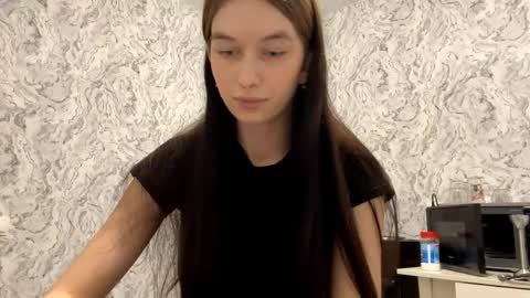 lara online show from April 24, 2026, 9:39 pm