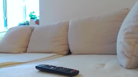 LaraKanes online show from December 16, 2025, 10:53 am