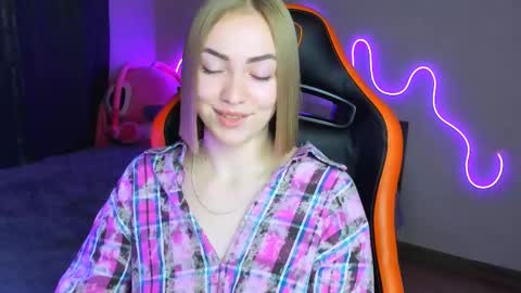 LaraKrein lk online show from October 16, 2025, 4:30 pm