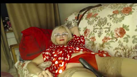 laralhotr online show from January 3, 2025, 9:15 pm