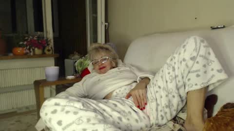 laralhotr online show from March 8, 2025, 11:07 pm