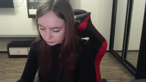 Snapshot of laralianna chatting on March 1, 2025, 2:13 pm Laralianna online show from March 1, 2025, 2:13 pm