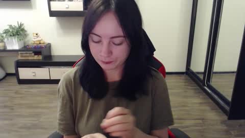 Snapshot of laralianna chatting on October 9, 2025, 10:02 am Laralianna online show from October 9, 2025, 10:02 am