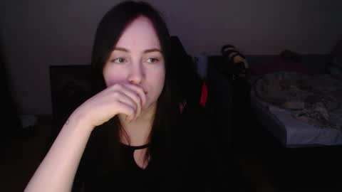 Laralianna online show from March 5, 2026, 11:23 pm