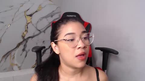 Snapshot of laralmanza chatting on February 16, 2026, 1:40 pm laralmanza online show from February 16, 2026, 1:40 pm