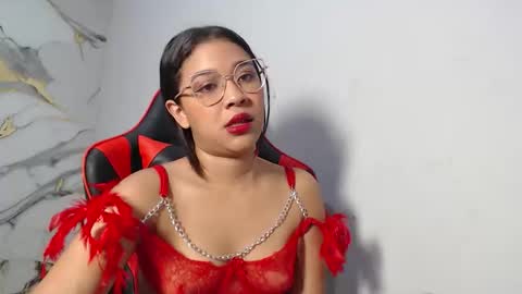 Snapshot of laralmanza chatting on March 4, 2026, 2:45 pm laralmanza online show from March 4, 2026, 2:45 pm