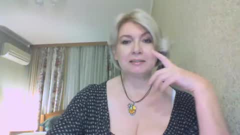 laramrs online show from November 24, 2025, 4:18 pm