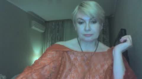 laramrs online show from April 15, 2026, 7:58 pm