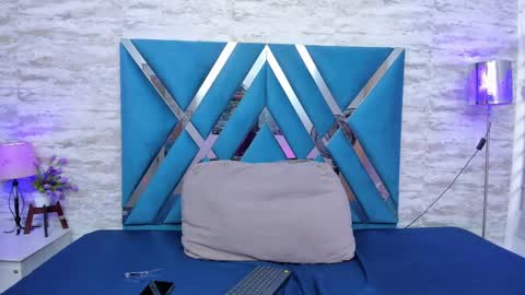 Lara Murphy online show from February 17, 2025, 9:41 pm